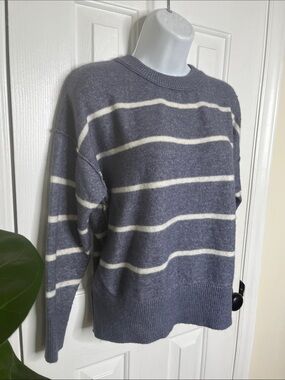 Soho & Stella Blue Striped Crewneck Sweater Size Small Oversized